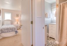 Others 7 Oceanfront Deck and Cozy Interior - Charming Coastal Escape