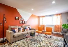 其他 7 Luxurious Stay with Seasonal Pool - Charming City Escape