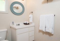 Others 4 Lakefront Serenity and Boat Slip - Gorgeous Coastal Hideaway