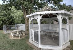 Others 2 Community Pool and Gas Fireplace Retreat - Charming Oasis