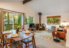 Lainnya 5 Dog-Friendly Rustic Home w/Deck, Gas Grill, Wood Stove, Fast WiFi, & Partial A/C