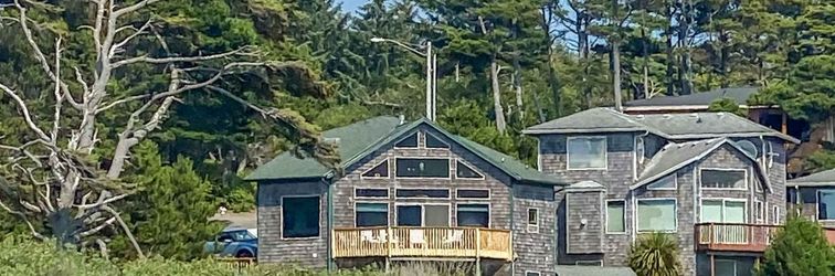 Lainnya Ocean-Facing Decks and Private Hot Tub - Charming Coastal Retreat