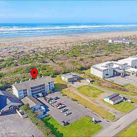 Logo 1 Ocean View and Cozy Deck - Charming Coastal Getaway, Washington Hotels