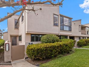 Others 4 Stylish Coastal Townhouse with Two Pools and Spa - Inviting Retreat