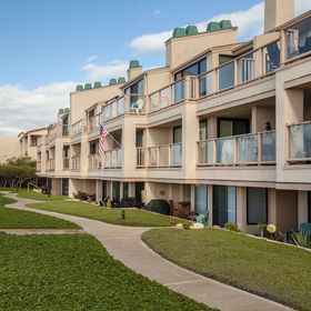 Hotel Exterior 1 Stylish Coastal Townhouse with Two Pools and Spa - Inviting Retreat, San Diego Hotels