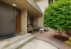 Others 4 Resort-Style Amenities and Direct Beach Access - Inviting Coastal Haven