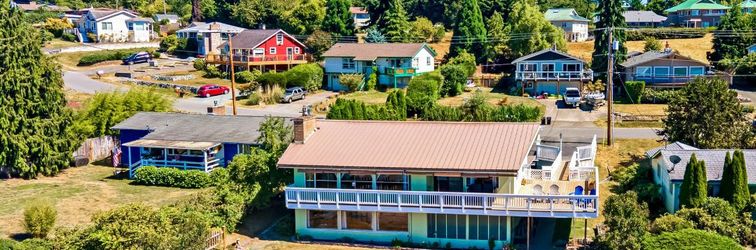 Others Family-Friendly Home with High-Speed WiFi, Water View, W/D, and Enclosed Yard