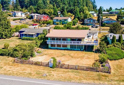 Others Family-Friendly Home with High-Speed WiFi, Water View, W/D, and Enclosed Yard