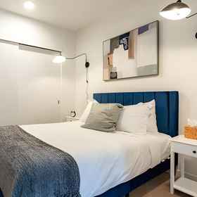 Logo11BR | Rooftop, Gym, Pool | Bellevue | Sophari A,金郡飯店