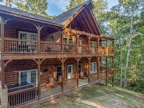 Others 4 Game Room and Spacious Decks with Hot Tub - Charming Escape