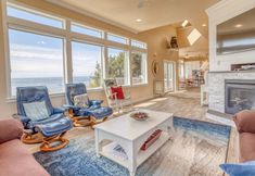 Others 5 Panoramic Ocean Views and Spacious Deck - Charming Coastal Escape