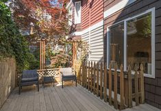 其他 4 Spacious Layout and En Suite Comfort - Charming Townhome Retreat