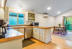 Lainnya 6 Dog-Friendly Rustic Home w/Deck, Gas Grill, Wood Stove, Fast WiFi, & Partial A/C