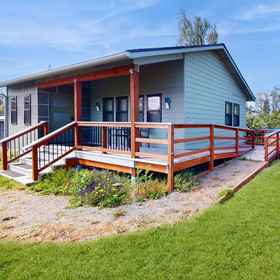 Hotel Exterior 1 Designer Cottage | Accessible Kitchen & Bathroom | 5 Minutes to Downtown, Hotel BJ's Bingo