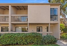 その他 2 Gorgeous Pool Views and Tennis Courts - Inviting Coastal Haven