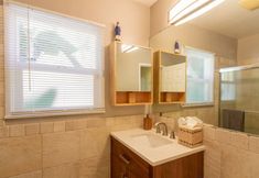 Others 5 Prime Location Cottage Near Lake Trails Shops