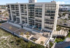 Others 2 Gulf View and Beachfront Pool - Exquisite Coastal Sanctuary