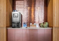 อื่นๆ 3 Azure Heights: Executive Stay | 21st-Floor Luxury Suite with Skyline Views