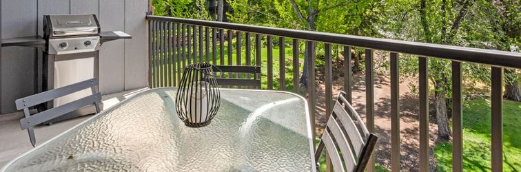 อื่นๆ Modern Comfort with Cozy Patios and Scenic Views - Stylish Getaway