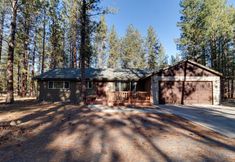 Lain-lain 2 Charming Retreat with Pool and Outdoor Games - Cozy Family Haven