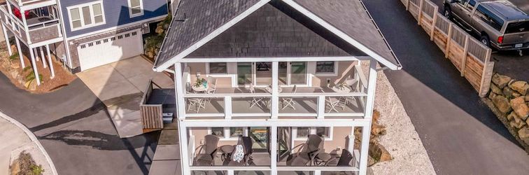 Others Stunning Ocean Views and Hot Tub - Luxurious Coastal Retreat