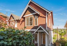 อื่นๆ 2 Spacious Layout and En Suite Comfort - Charming Townhome Retreat