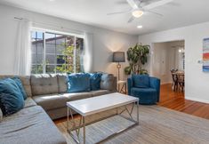 Others 5 Private Backyard and Spacious Living Area - Stunning Coastal Escape