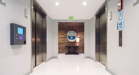 Lainnya 2 Year-Round Pool and Stunning Cityscape Views - Elegant Retreat