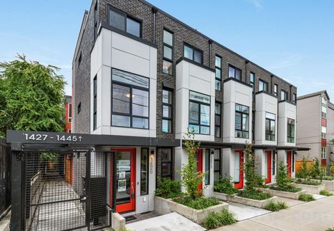 Others Scenic Rooftop Patio, Smart TV, Air Conditioning - Stylish Oasis