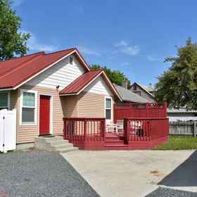 Hotel Exterior1Charming Cottage with Outdoor Deck and Fenced Lawn - Cozy Retreat,National Historic Oregon Trail Interpretive Center飯店