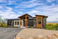 Others Heated Whiskey Barrel Pool, Hot Tub and Game Room - Stunning Mountain Sanctuary