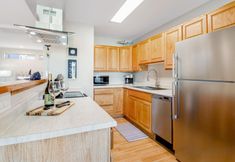 其他 6 Idyllic downtown studio with water views, free WiFi, full kitchen & modern touch