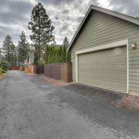 Hotel Exterior1Private Oasis with Fenced Yard and BBQ - Tranquil Retreat,德雷克公园飯店