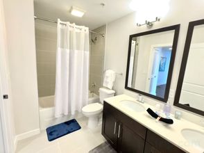 Lainnya 4 Year-Round Pool and Stunning Cityscape Views - Elegant Retreat