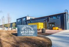 其他 2 Contemporary Comfort and City Convenience - Stylish Modern Haven