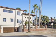 Others Ocean View Terrace and Gated Entry - Stunning Beach House Retreat