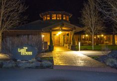 Others 2 Private Hot Tub and Game Room Amenities - Charming Luxury Haven