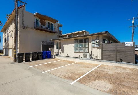 其他 Breathtaking Ocean Views and Hot Tub - Charming Cliffside Retreat