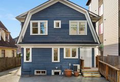 Others 2 Bright Vintage Home with Private Parking and Workspace - Charming Spacious Haven