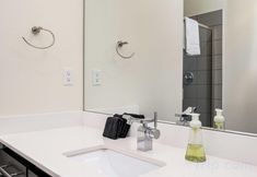 Others 4 Dedicated Parking and Natural Light Abundance - Spacious Urban Retreat