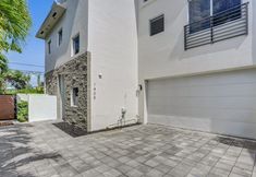 Others 3 Breathtaking City Views and Spacious Living - Stunning Rooftop Escape