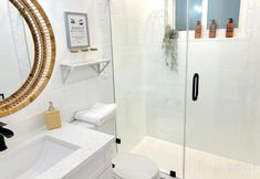 Others 6 Heated Pool and Spacious Outdoor Area - Inviting Florida Retreat