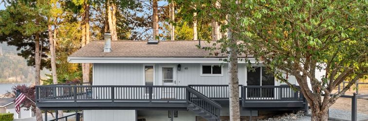 Lain-lain Stunning Lake Views and Outdoor Adventure - Charming Retreat