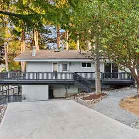 Logo 1 Stunning Lake Views and Outdoor Adventure - Charming Retreat, Whatcom Falls Park Hotels