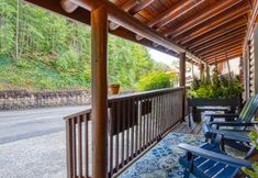 อื่นๆ 6 Luxury Amenities and Sauna - Charming Log Townhome Retreat