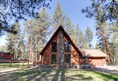 Lain-lain 4 Charming Retreat with Hot Tub and Spacious Backyard - Inviting Escape