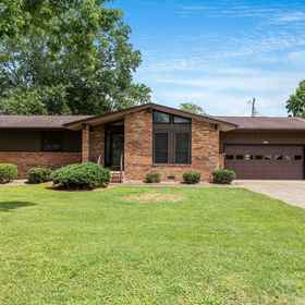 Logo 1 Phòng chơi game và Bồn tắm nước nóng riêng - Khu nghỉ dưỡng gia đình đầy phong cách, Khách sạn The Island in Pigeon Forge