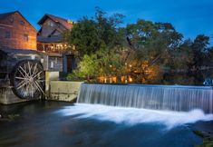 その他 4 Spacious Decks and Game Room - Charming Log Cabin Escape