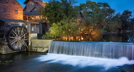 기타 2 Stone Fireplace and Game Room Experience - Gorgeous Oversized Cabin