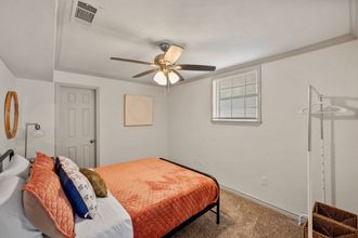 其他 4 Private Fenced Backyard with BBQ and Patio - Stunning Modern Escape